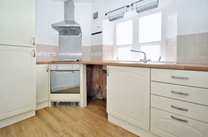 Kitchen- click for photo gallery